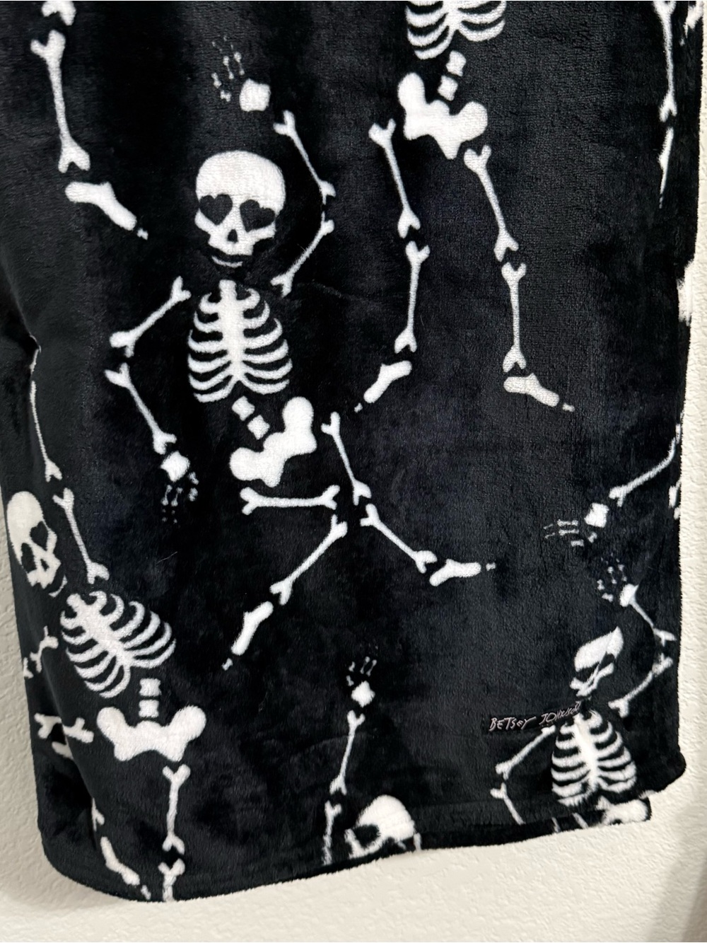 Betsy Johnson dancing skeleton ultra soft plush throw blanket